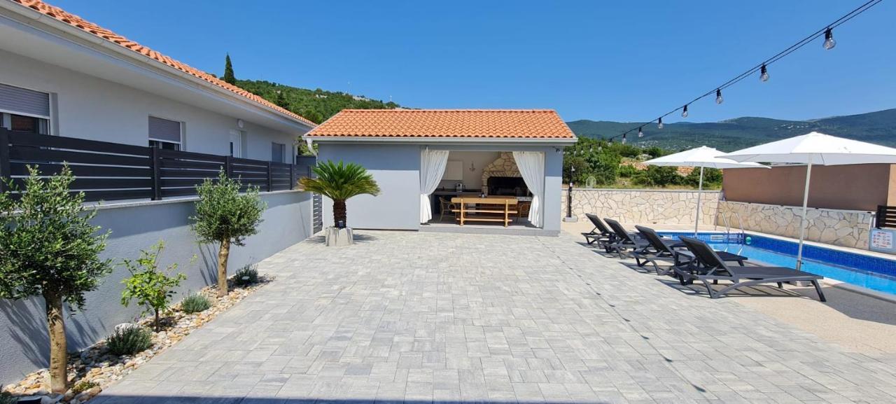 House Vallis Aurea Povile Bagian luar foto